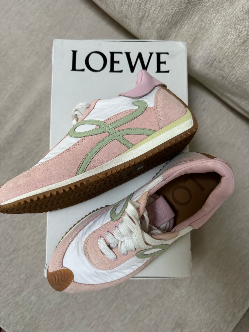 LOEWE Women’s Flow Runner Sneakers Pink White Green Gum Sole Excellent size 6